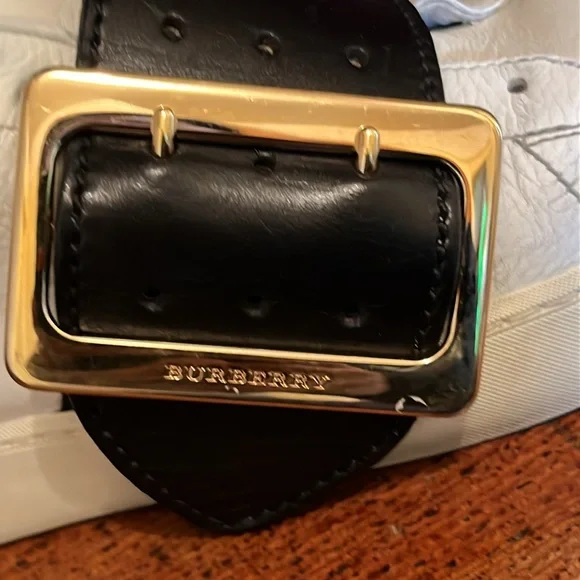 Burberry women sneakers shoes - Picture 3 of 13